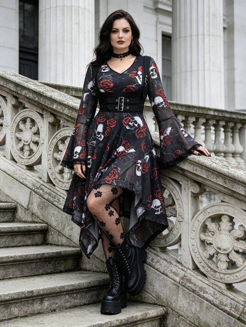 Robe gothique à imprimé tête de mort et roses, empiècement en dentelle et boucle, robe mouchoir