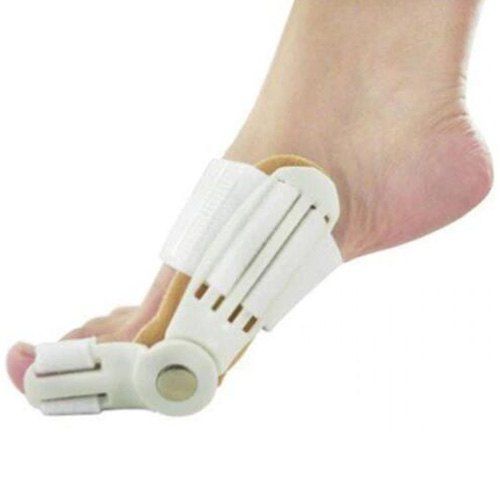 

Day Night Thumb Outturn Toe Straighteners, White