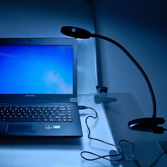 Lampe de Table à LED USB à Luminosité Réglable Intelligente pour Protection Des Yeux - Noir 