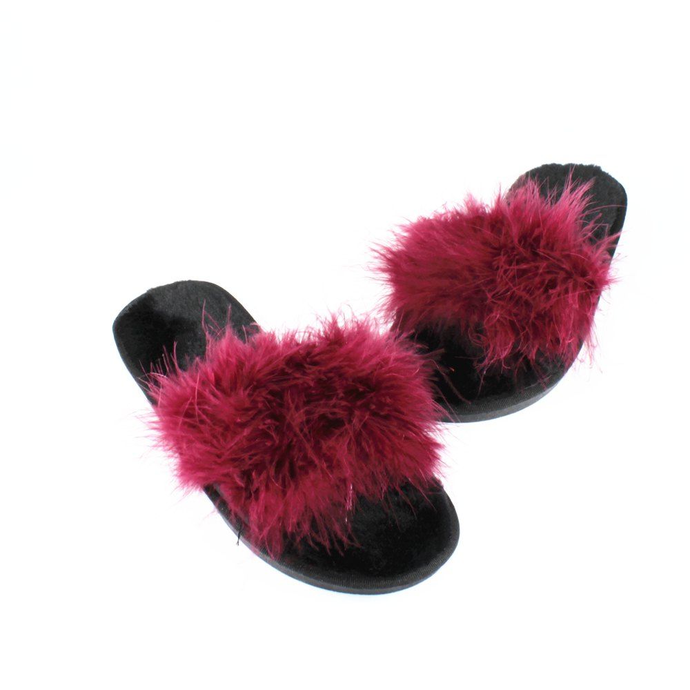 The Best Slippers To Cozy Up In This Winter | Chatelaine