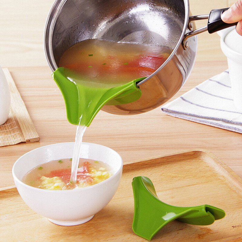 

Pot Edge Funnel Creative Useful Silicone Kitchen Tool, Green