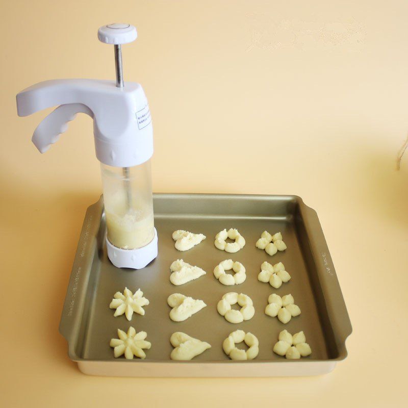 

Creative Multi-Function Cookie Cutter Mold, White