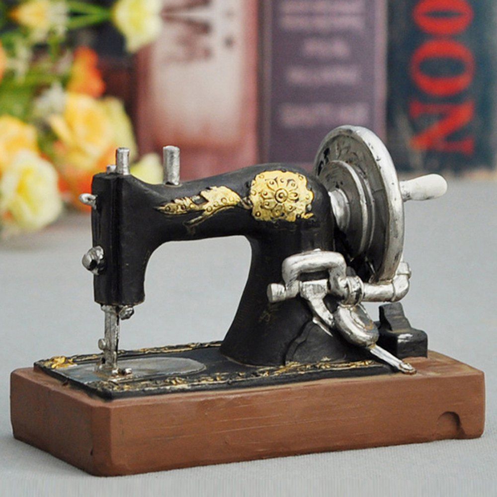 

American Resin Camera Radio Model Creative Decorative Ornaments, Night
