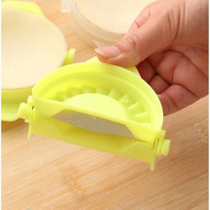 

Making Dumplings Is Making Dumplings Package Dumplings Water Mold Manually Large, Green