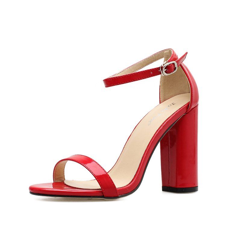 sandale rouge talon carré